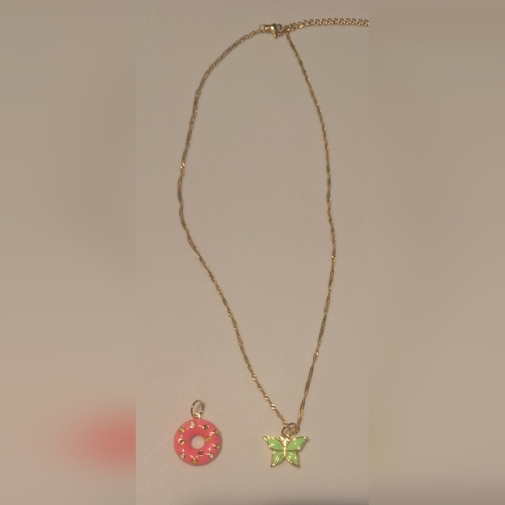 Oak & Ivy Boutique Gold Tone Adjustable Necklace With 2 Pendants NEW 17.75-21"